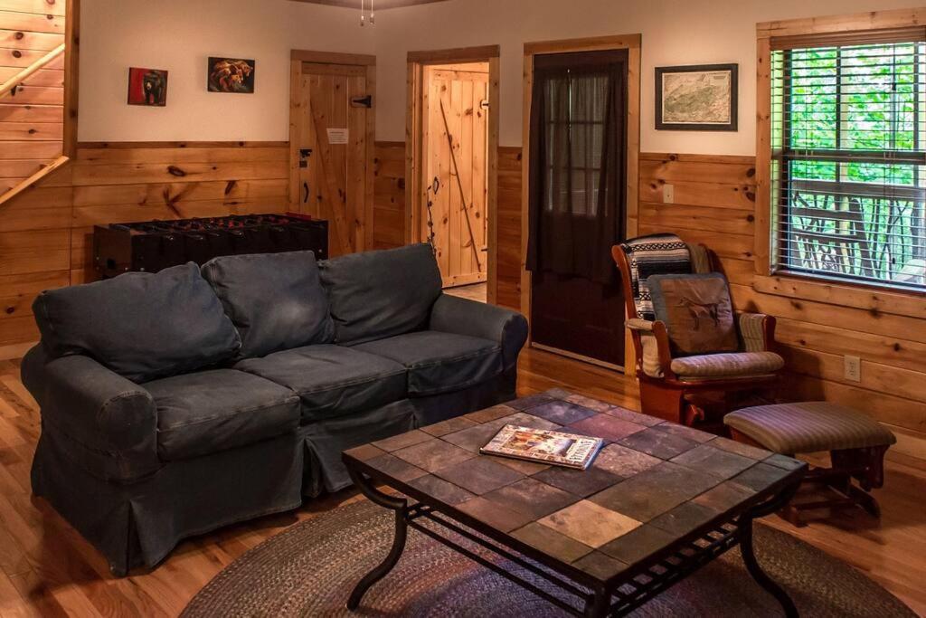 Holly Tree Hideaway - Semi Secluded Mtn Setting Villa Sevierville Exterior photo